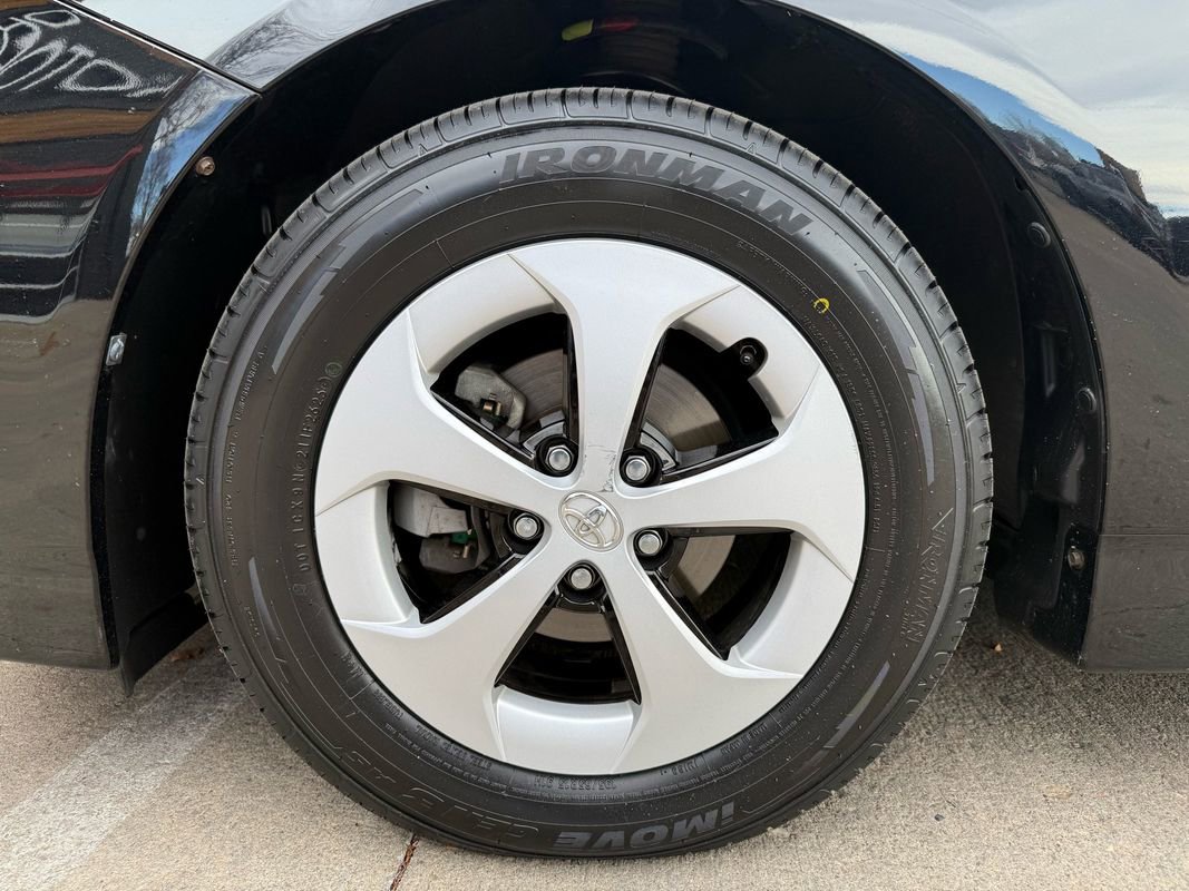 Used 2015 Toyota Prius Three image 38