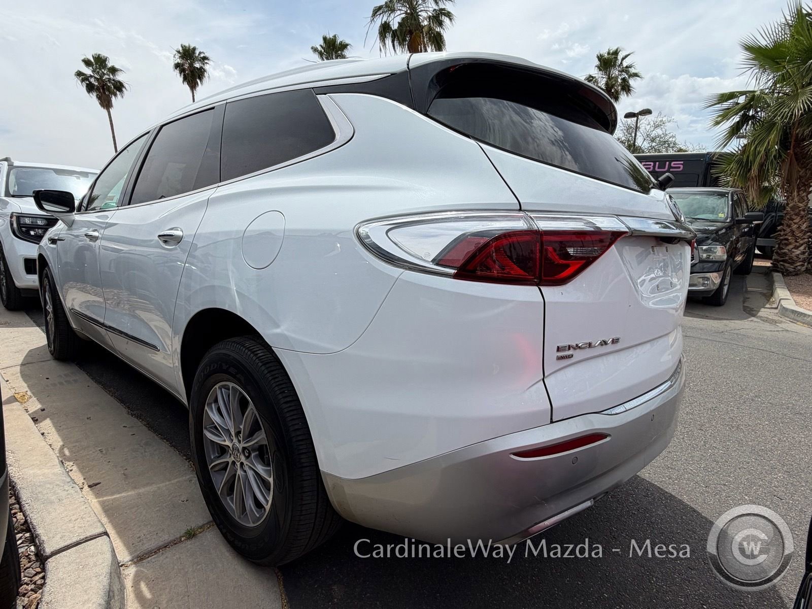 Used 2024 Buick Enclave Premium AWD/4WD image 4