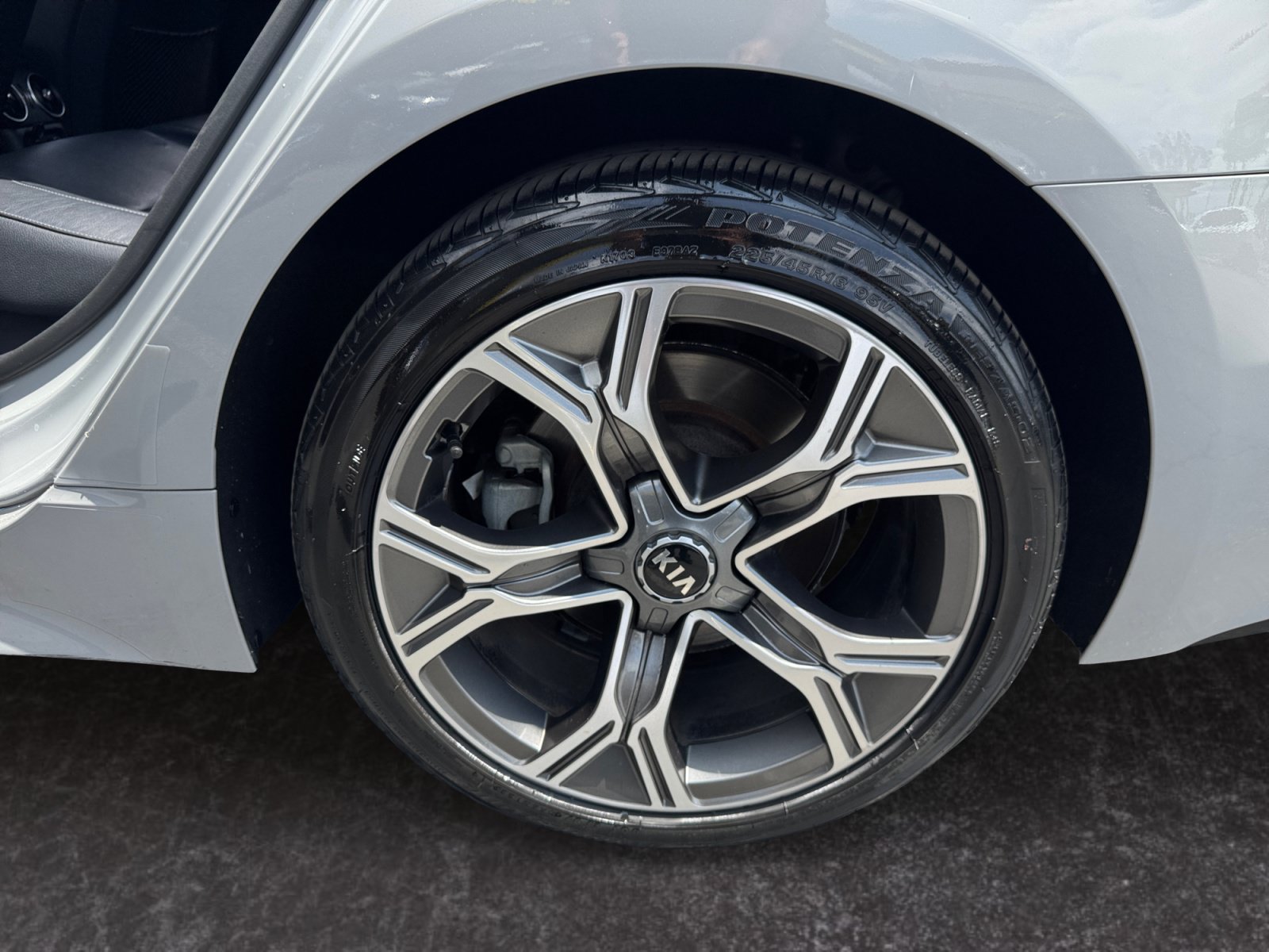 Used 2021 Kia Stinger GT-Line RWD image 14