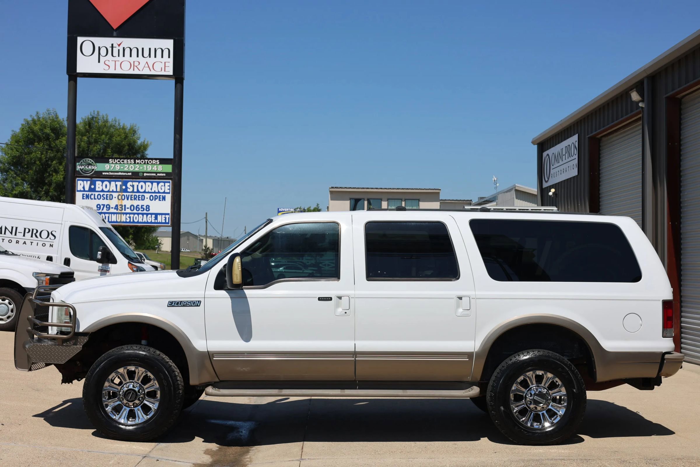 Used 2005 Ford Excursion Eddie Bauer AWD/4WD image 5