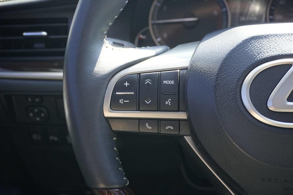 Used 2017 Lexus ES 350 w/ Luxury Package FWD image 12