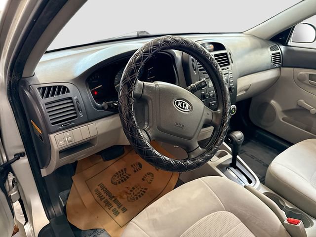 Used 2009 Kia Spectra LX FWD image 10