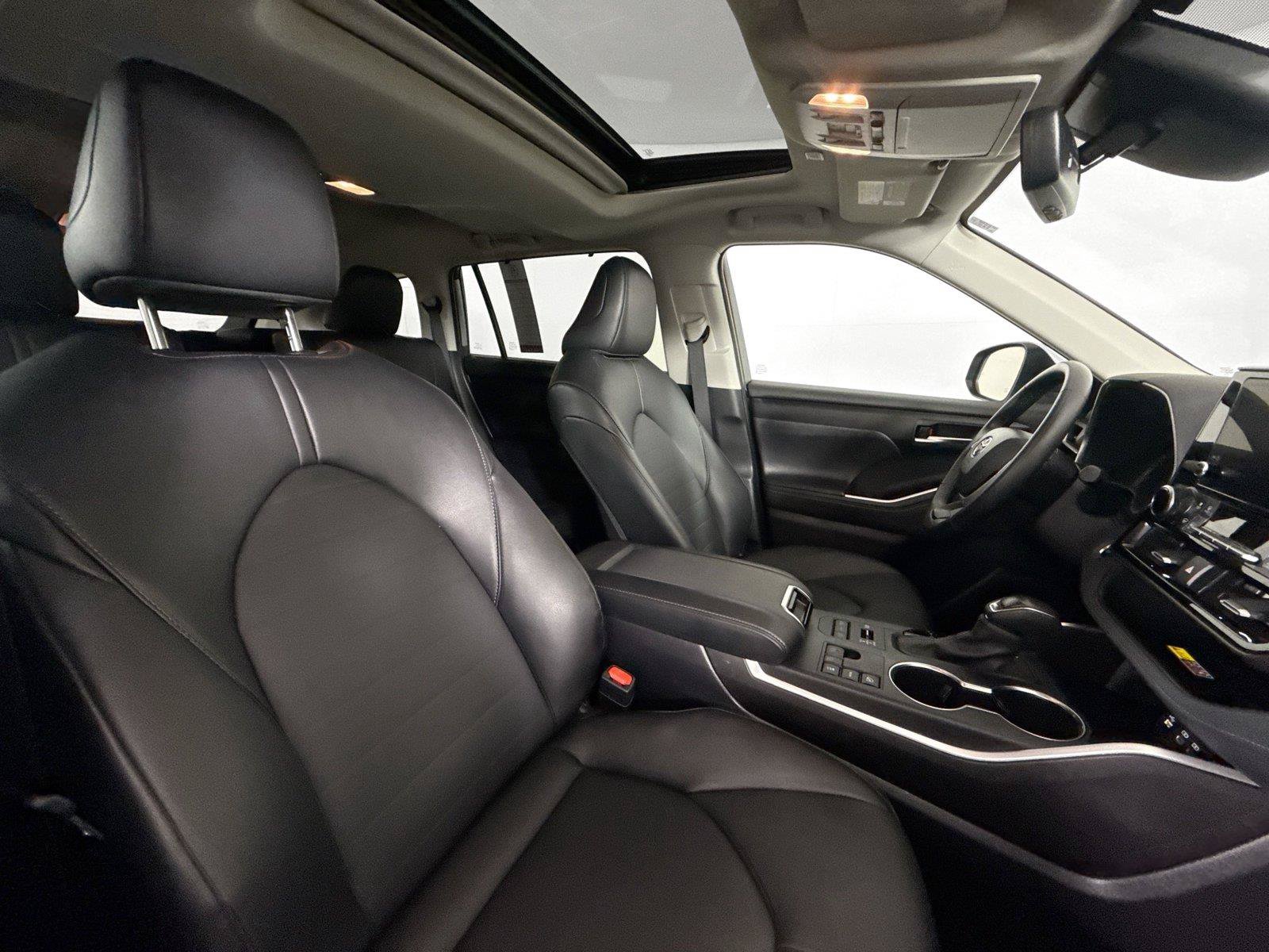 Certified 2025 Toyota Highlander XLE AWD/4WD image 42