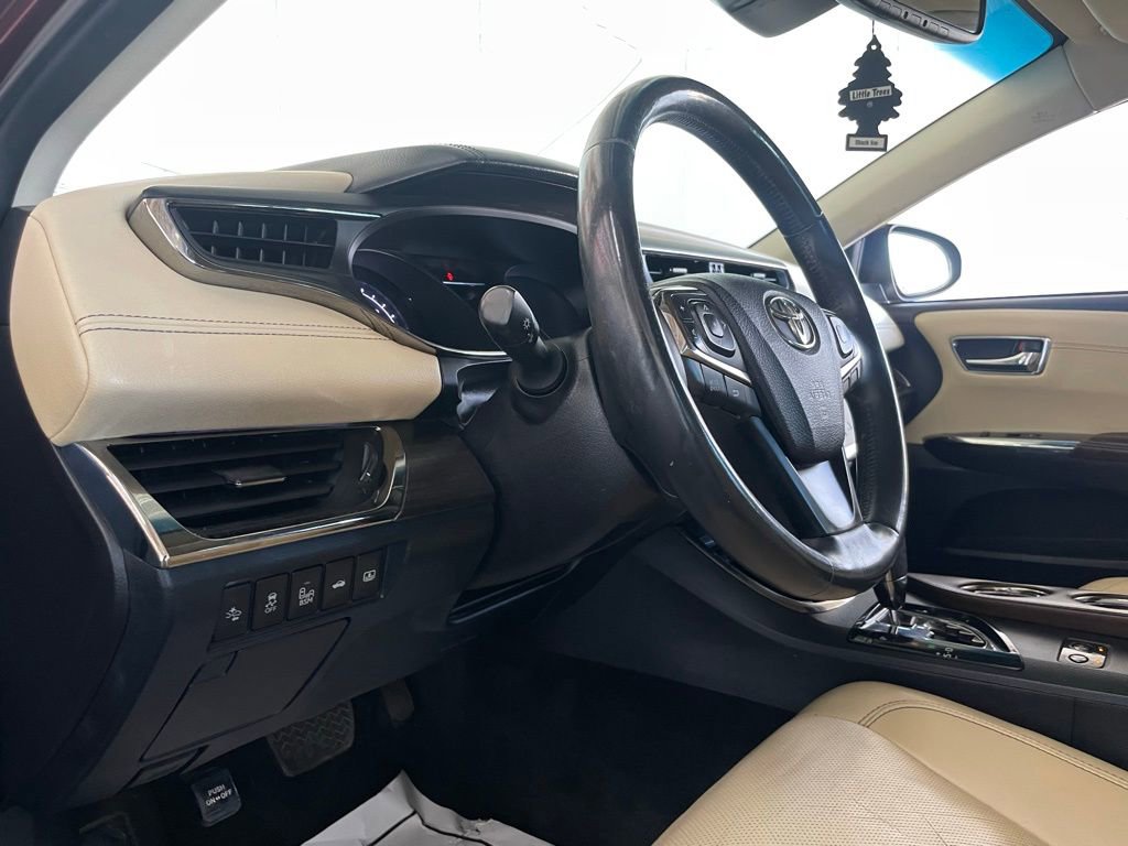 Used 2016 Toyota Avalon Limited image 15