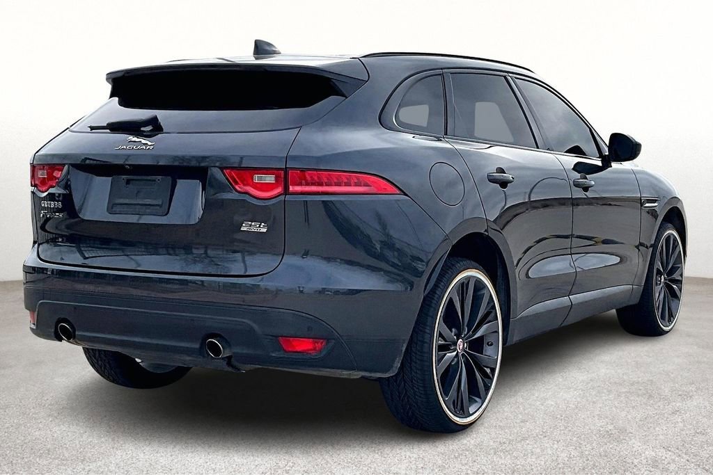 Used 2018 Jaguar F-PACE Prestige image 15