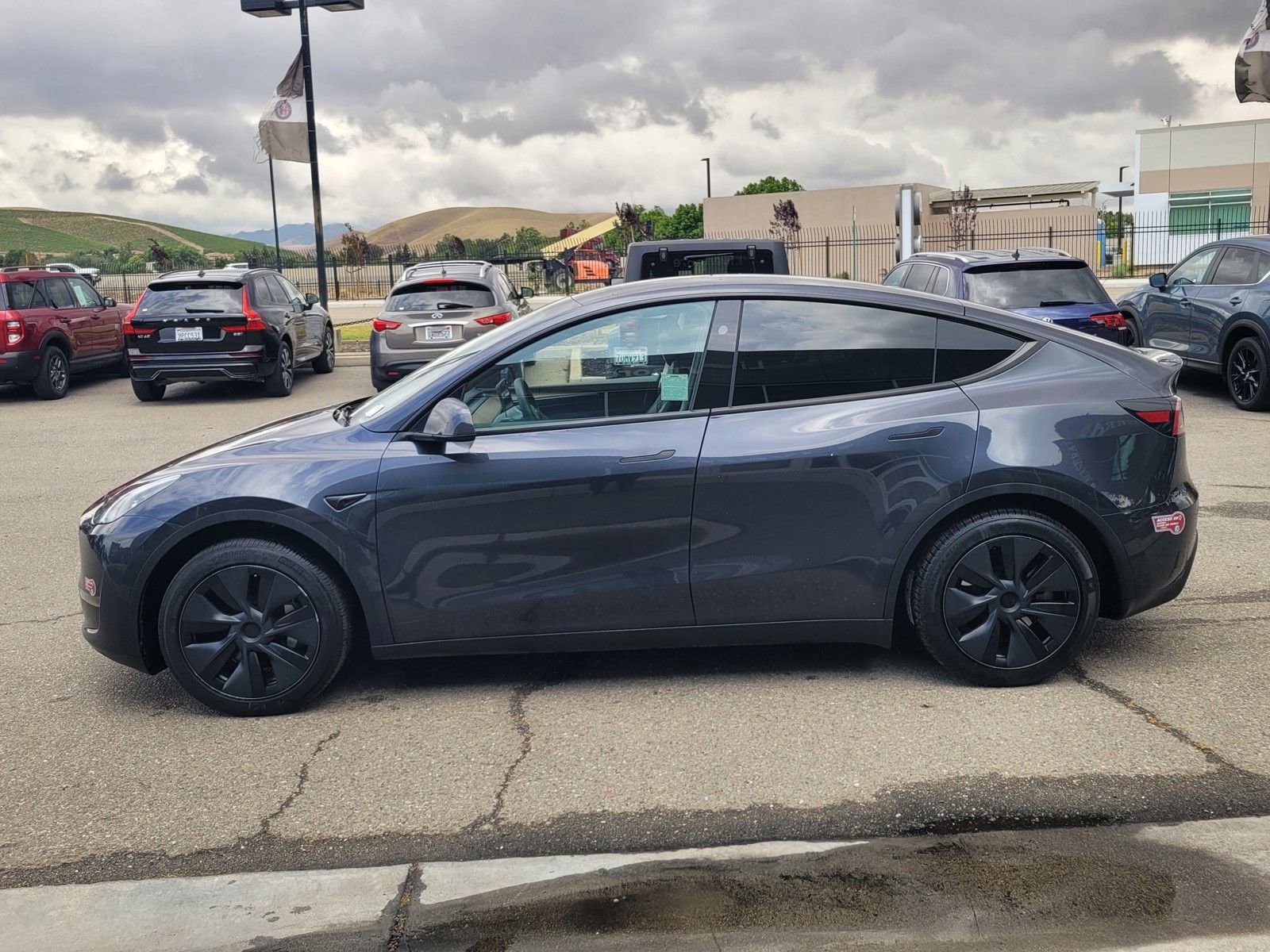 Used 2024 Tesla Model Y Long Range RWD image 7