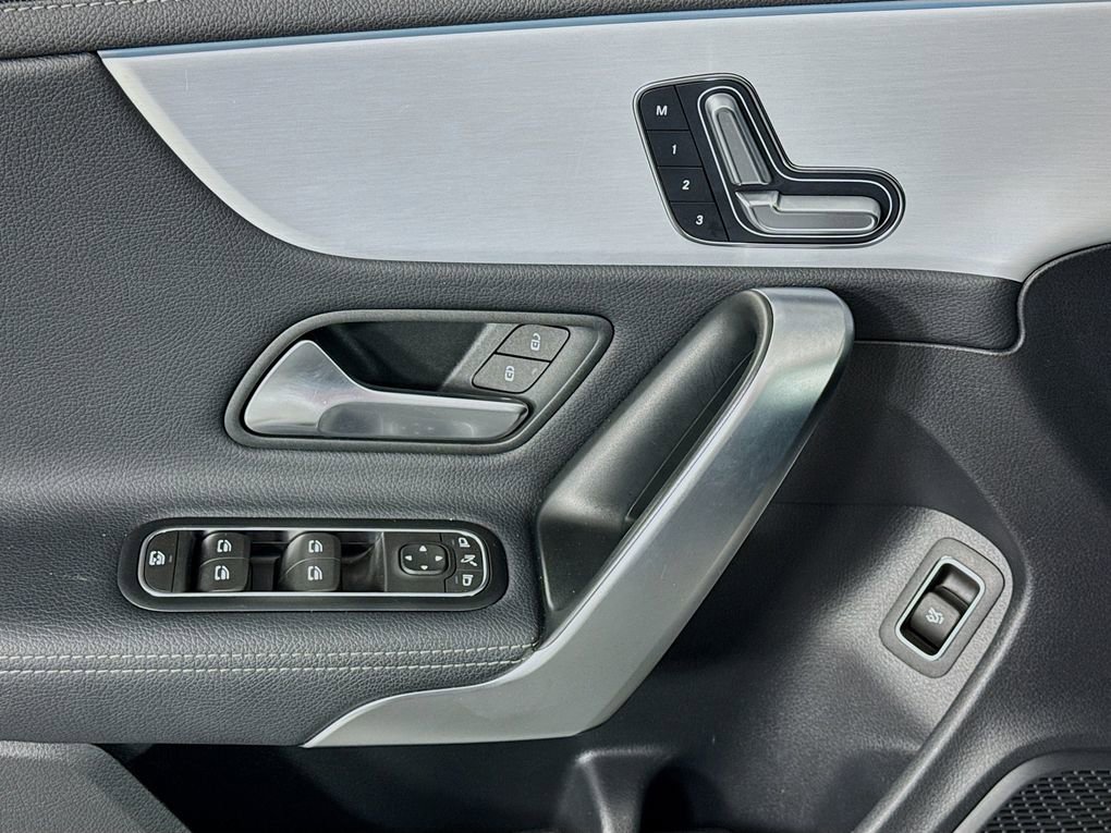 Used 2025 Mercedes-Benz CLA 250 image 20