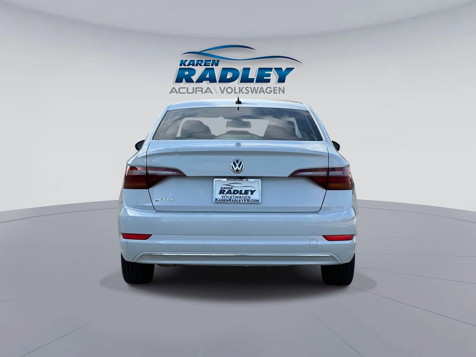 Used 2019 Volkswagen Jetta SE w/ Cold Weather Package FWD image 3