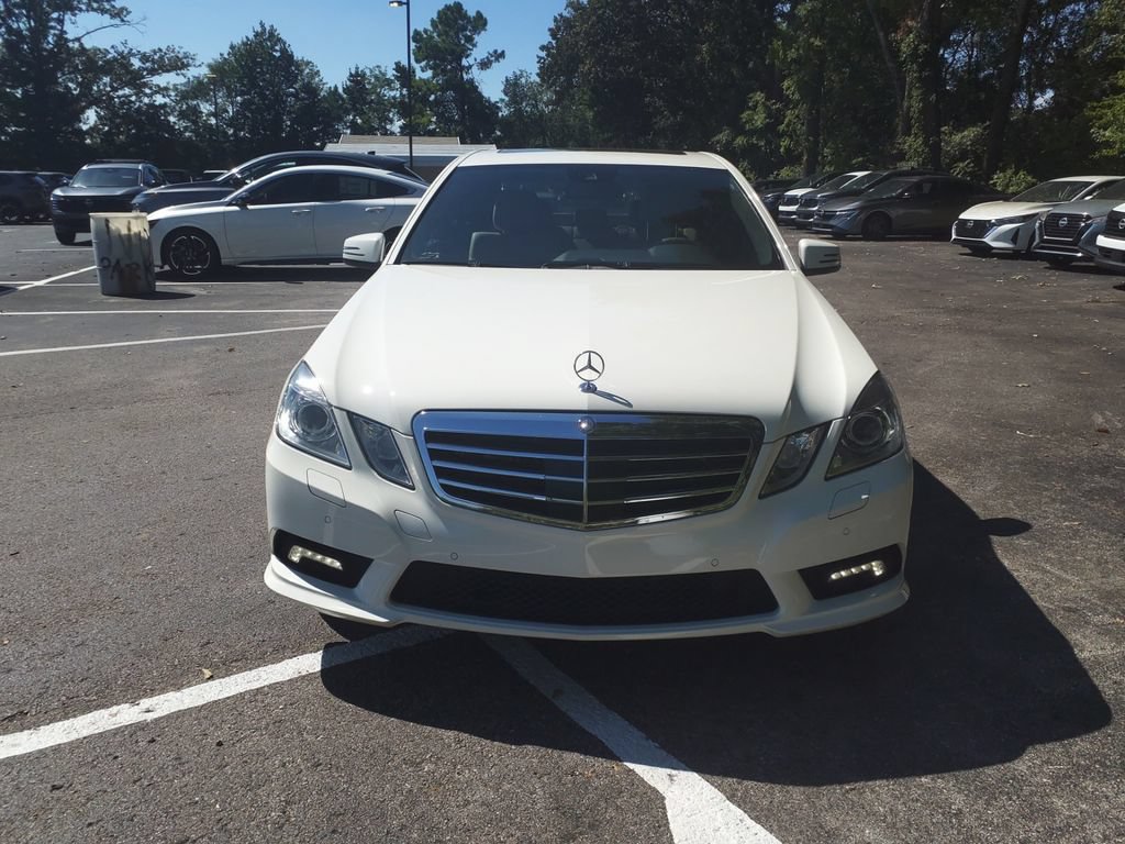Used 2011 Mercedes-Benz E 550 Sedan image 2