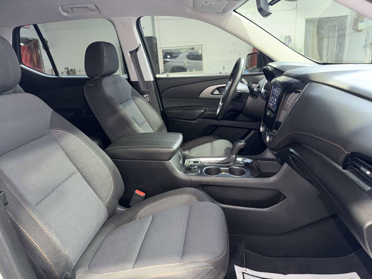 Used 2020 Chevrolet Traverse LS w/ LPO, Floor Liner Package FWD image 28