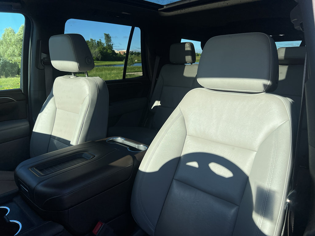 Used 2022 Chevrolet Tahoe LT w/ Luxury Package AWD/4WD image 16