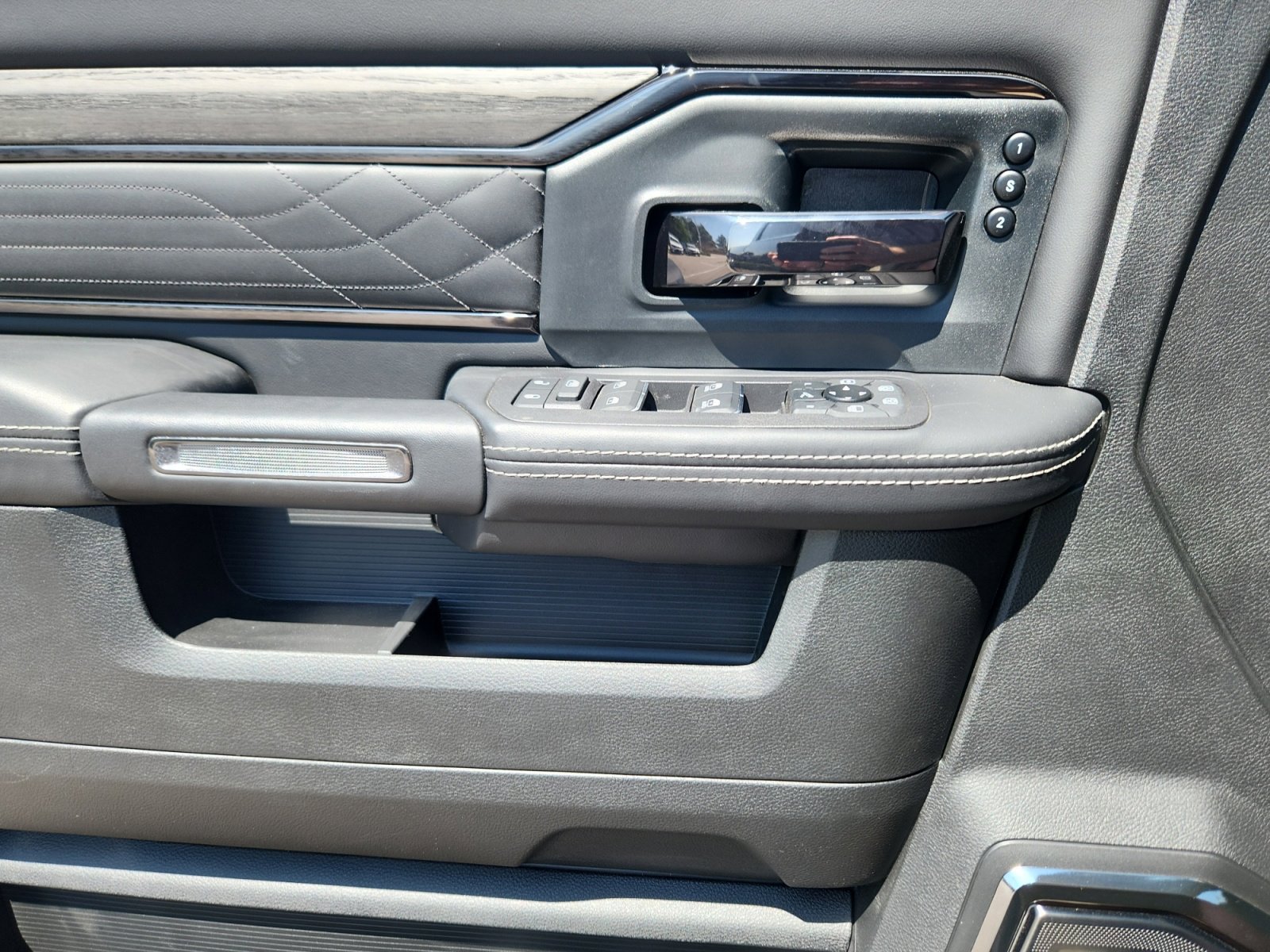 New 2025 RAM 2500 Limited AWD/4WD image 14