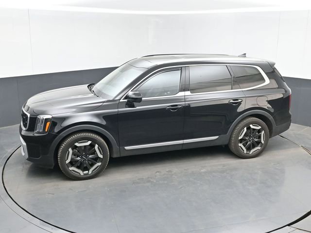 Used 2024 Kia Telluride EX w/ EX Captain's Chair Package AWD/4WD image 20