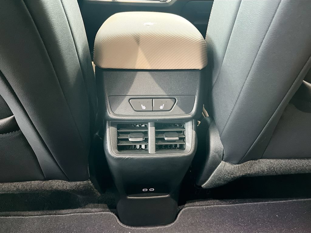 Used 2026 Chevrolet Equinox ACTIV w/ Convenience Package III AWD/4WD image 26