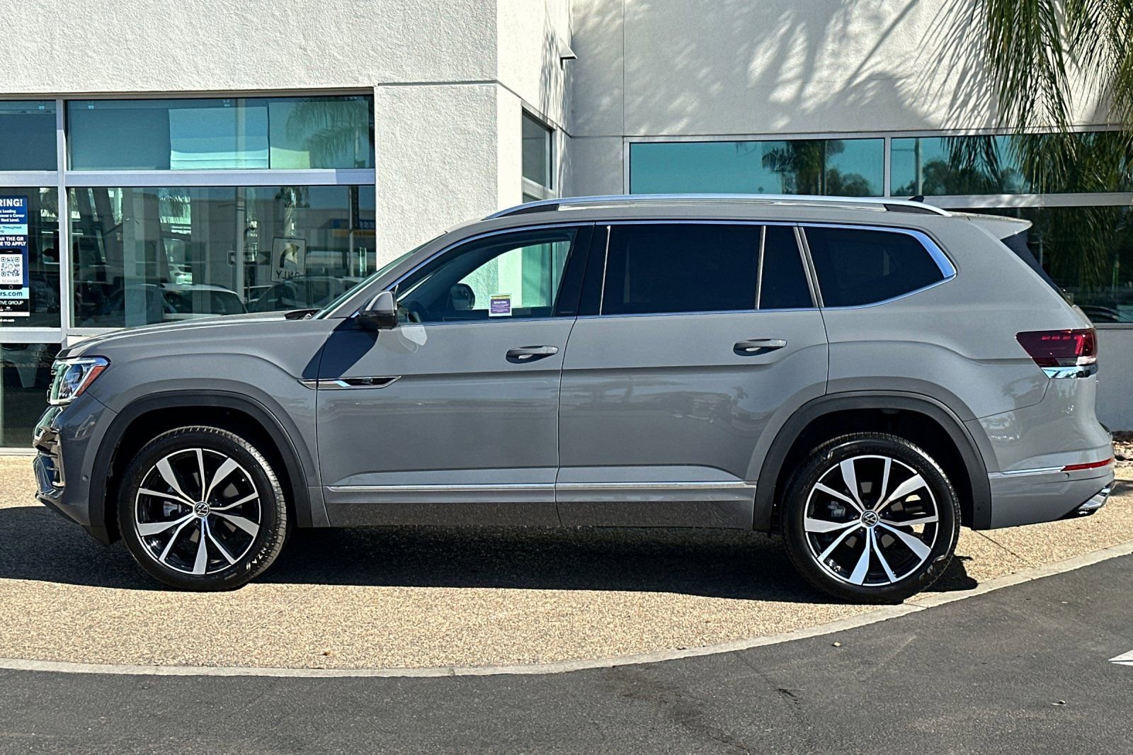 New 2026 Volkswagen Atlas SEL Premium R-Line image 7
