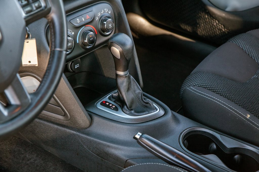 Used 2016 Dodge Dart SXT w/ Rallye Appearance Group image 14