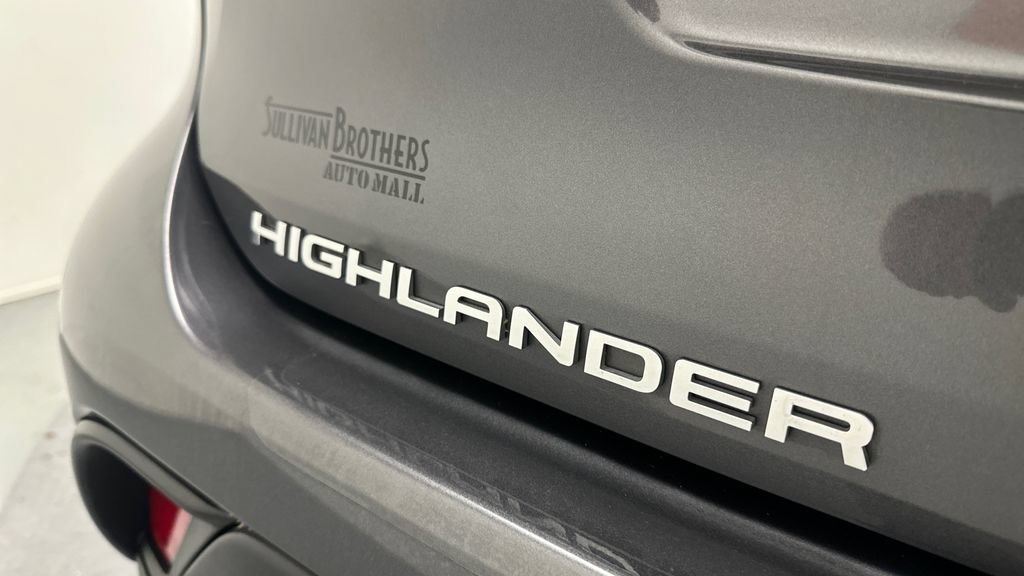 Certified 2024 Toyota Highlander XLE AWD/4WD image 20