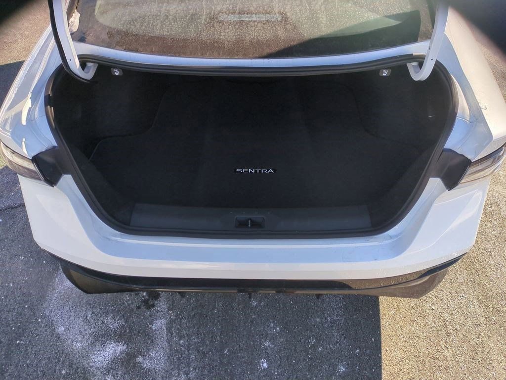 New 2026 Nissan Sentra SR w/ Floor Mat Package FWD image 46