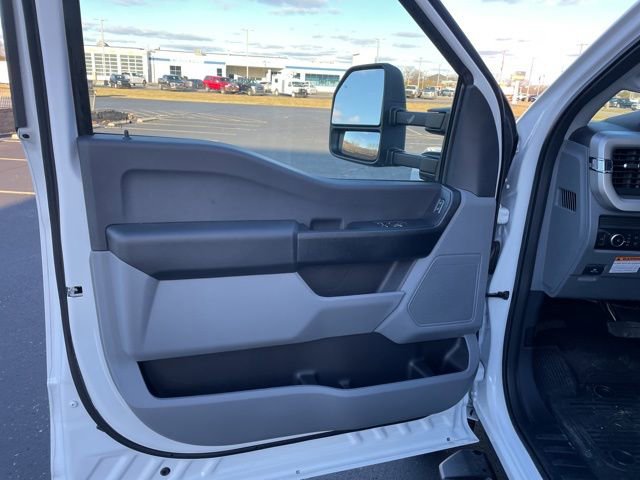 New 2025 Ford F350 XL w/ XL Chrome Package image 22