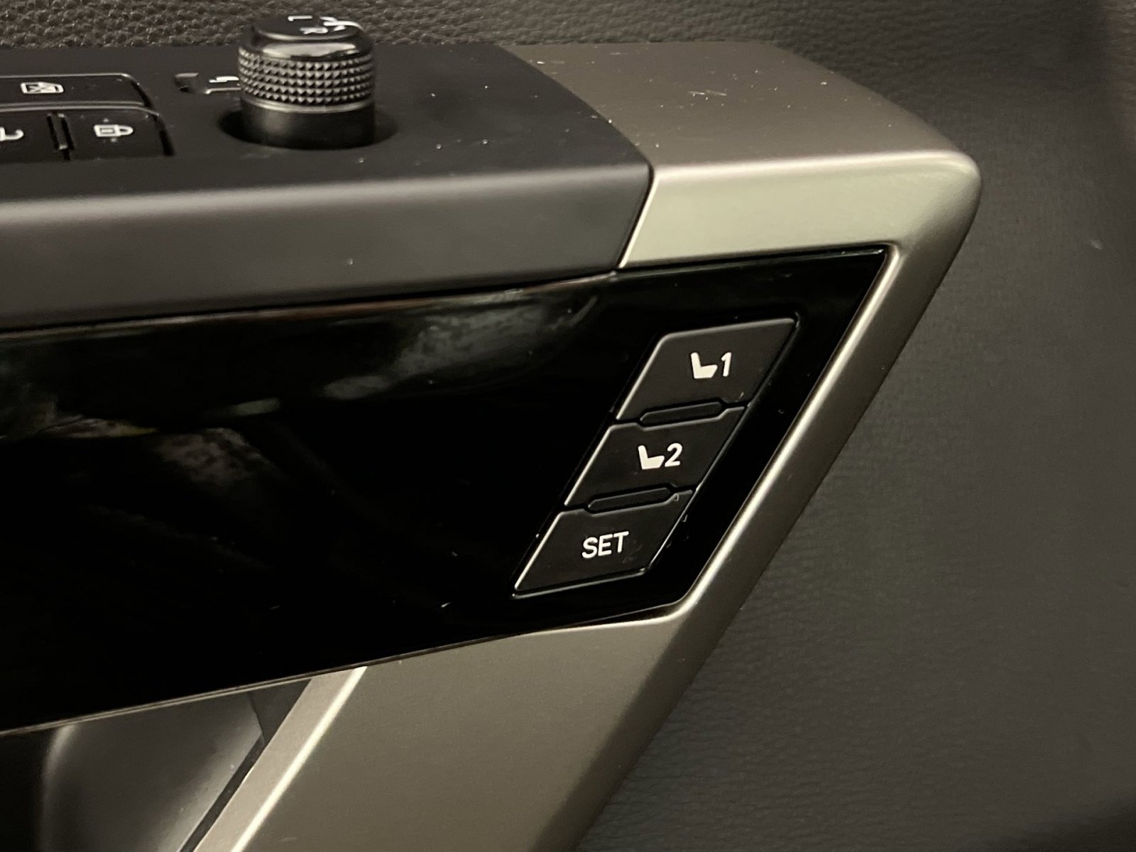 Used 2024 Toyota Tundra Limited image 31