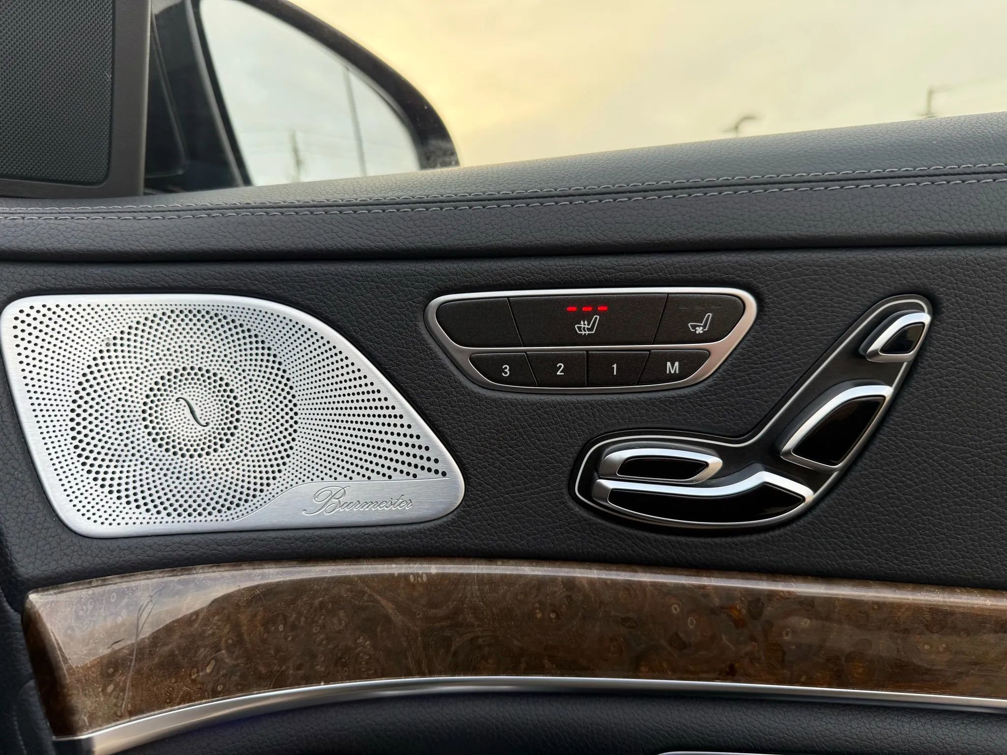 Used 2015 Mercedes-Benz S 550 4MATIC Sedan image 30