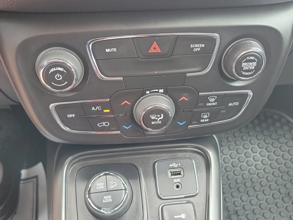 Used 2020 Jeep Compass Trailhawk AWD/4WD image 20
