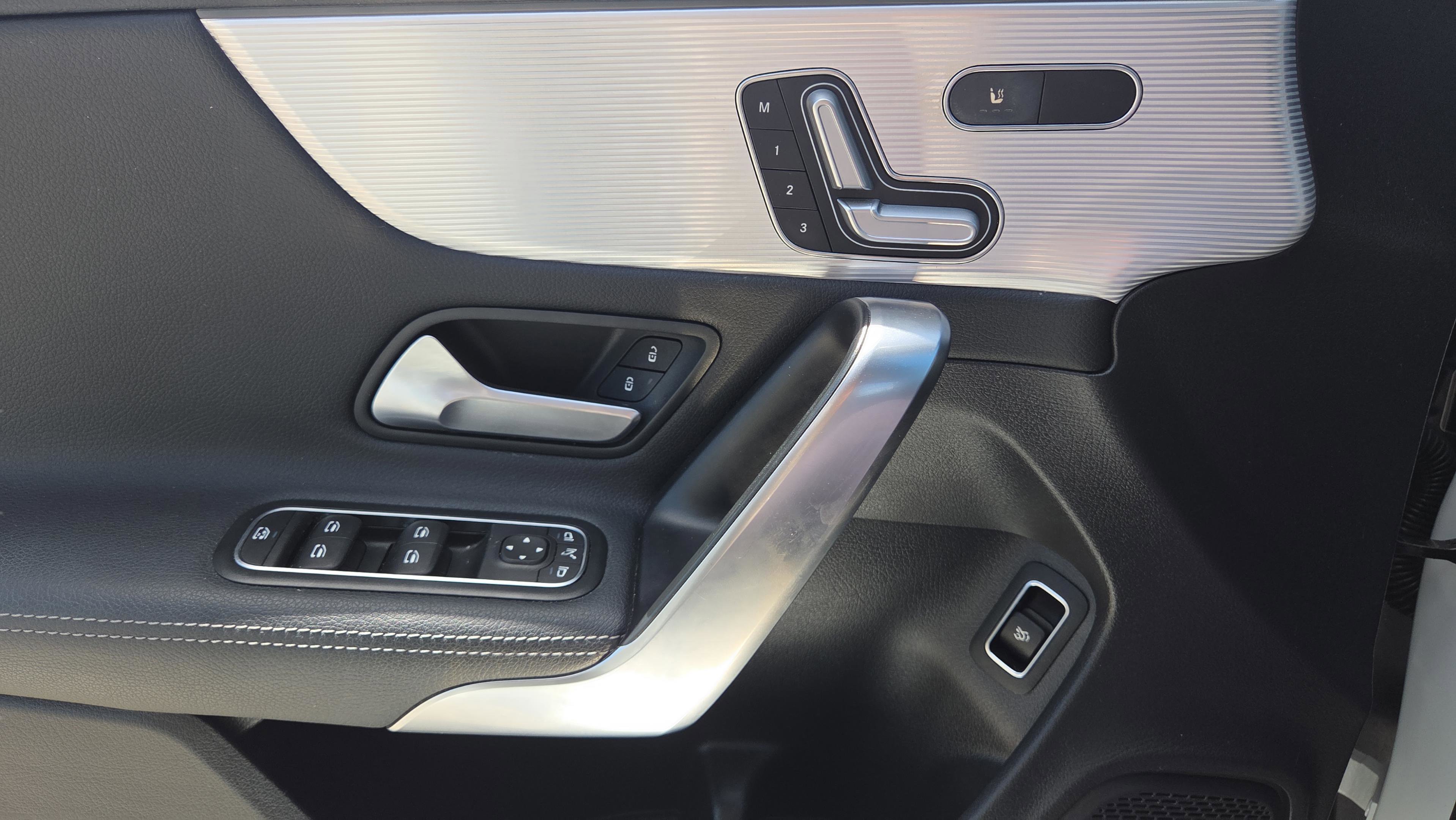 Used 2021 Mercedes-Benz CLA 250 image 34