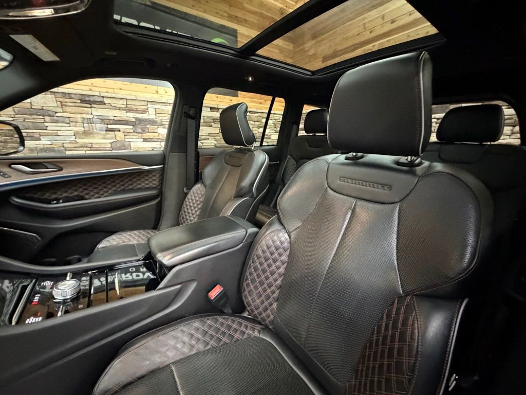 Used 2022 Jeep Grand Cherokee Summit image 12
