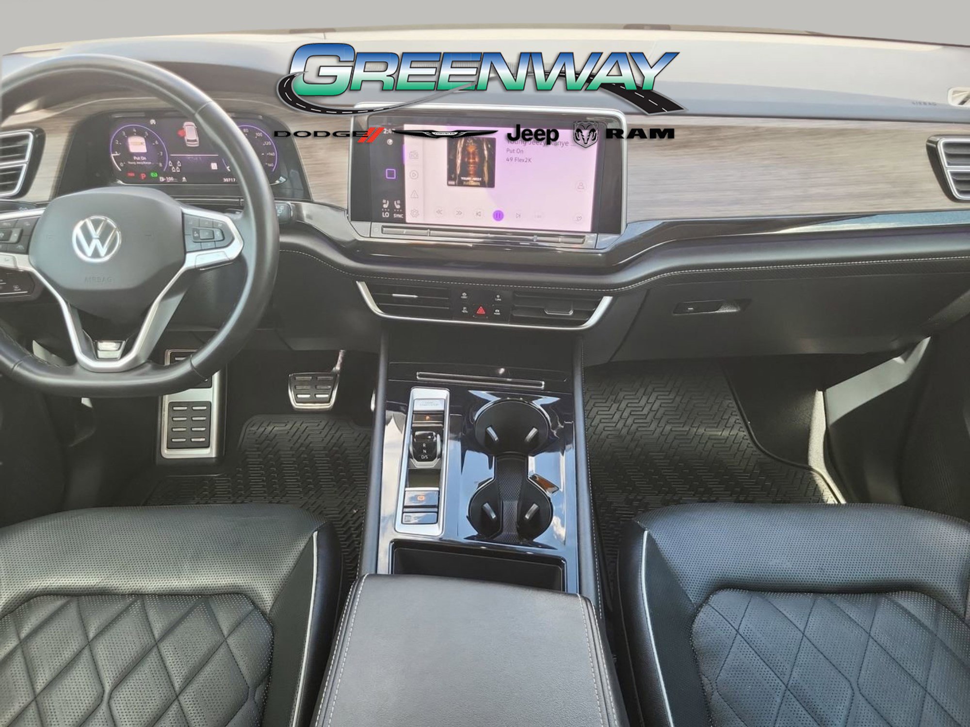 Used 2024 Volkswagen Atlas SEL Premium R-Line image 15