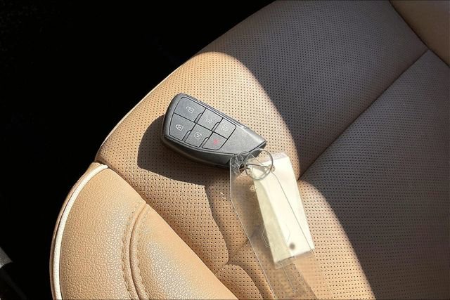 Used 2023 Chevrolet Suburban Premier AWD/4WD image 11