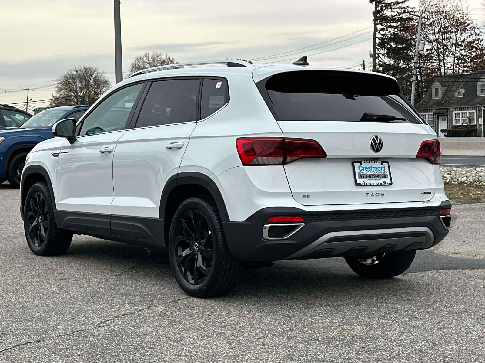 Certified 2022 Volkswagen Taos SE w/ Panoramic Sunroof Package image 4