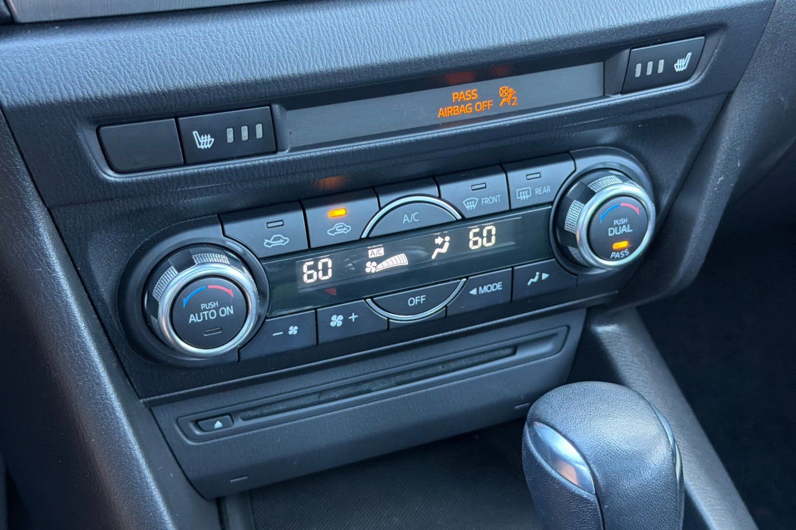 Used 2016 MAZDA MAZDA3 s Grand Touring w/ Technology Package image 19