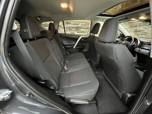 Used 2018 Toyota RAV4 XLE AWD/4WD image 39