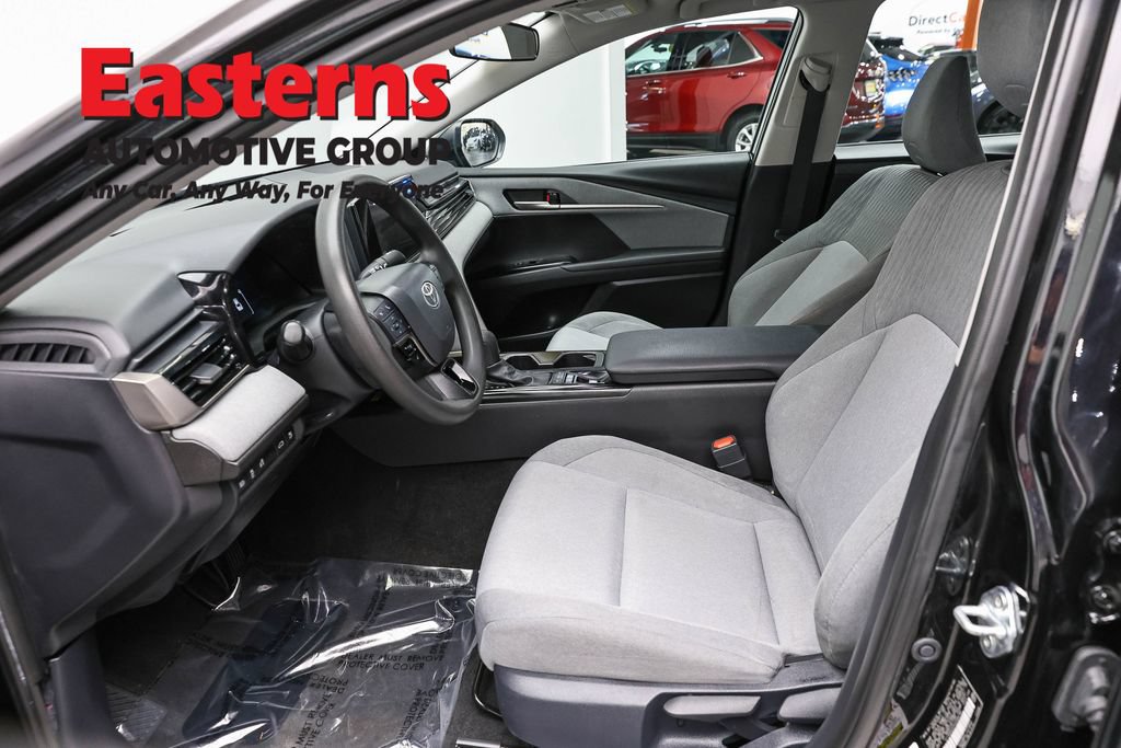 Used 2025 Toyota Camry LE FWD image 13
