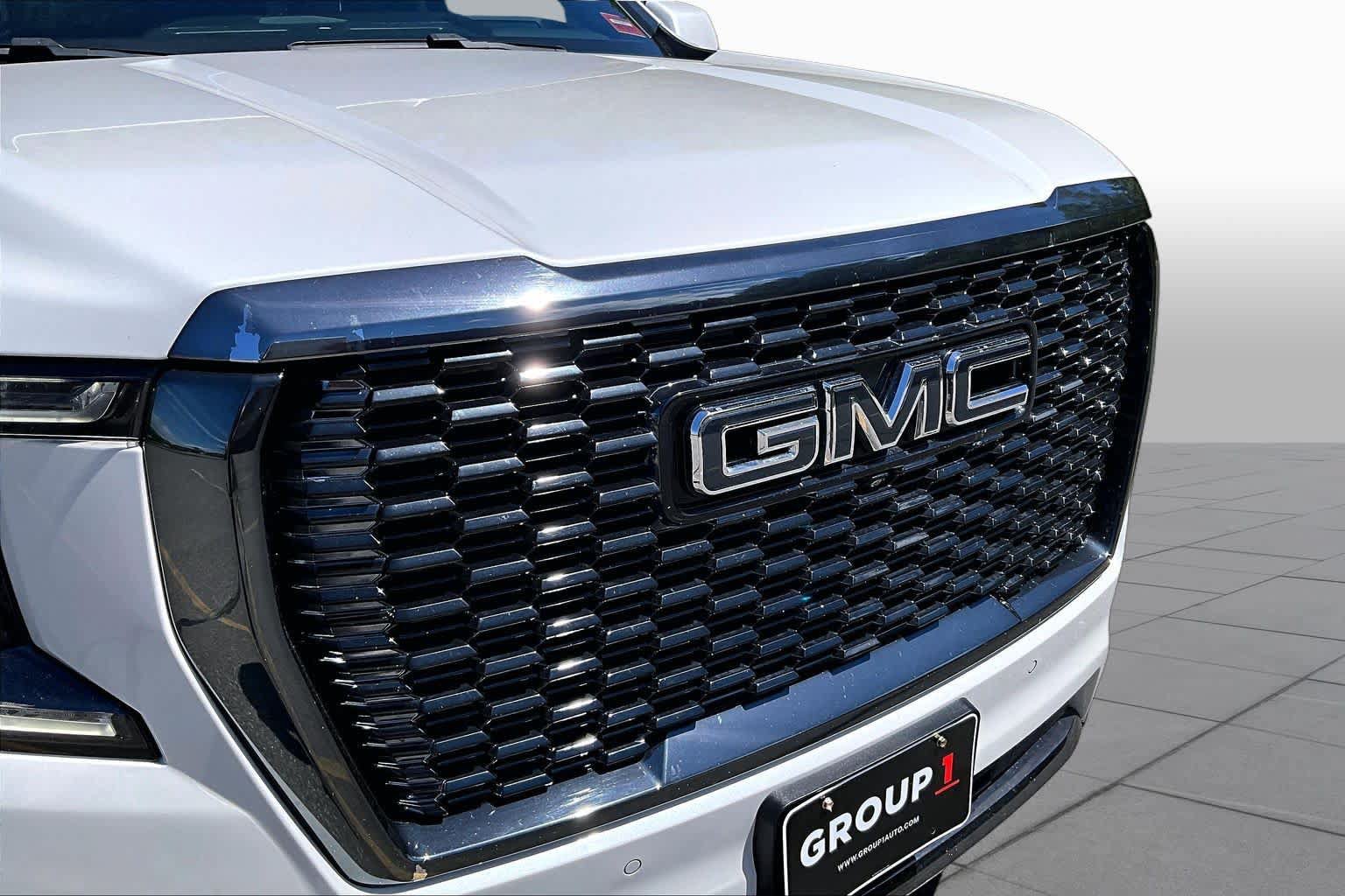 Used 2023 GMC Yukon Denali Ultimate AWD/4WD image 32