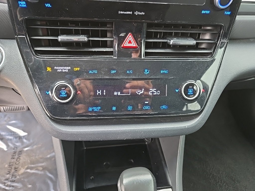 Used 2020 Hyundai Ioniq SE image 28