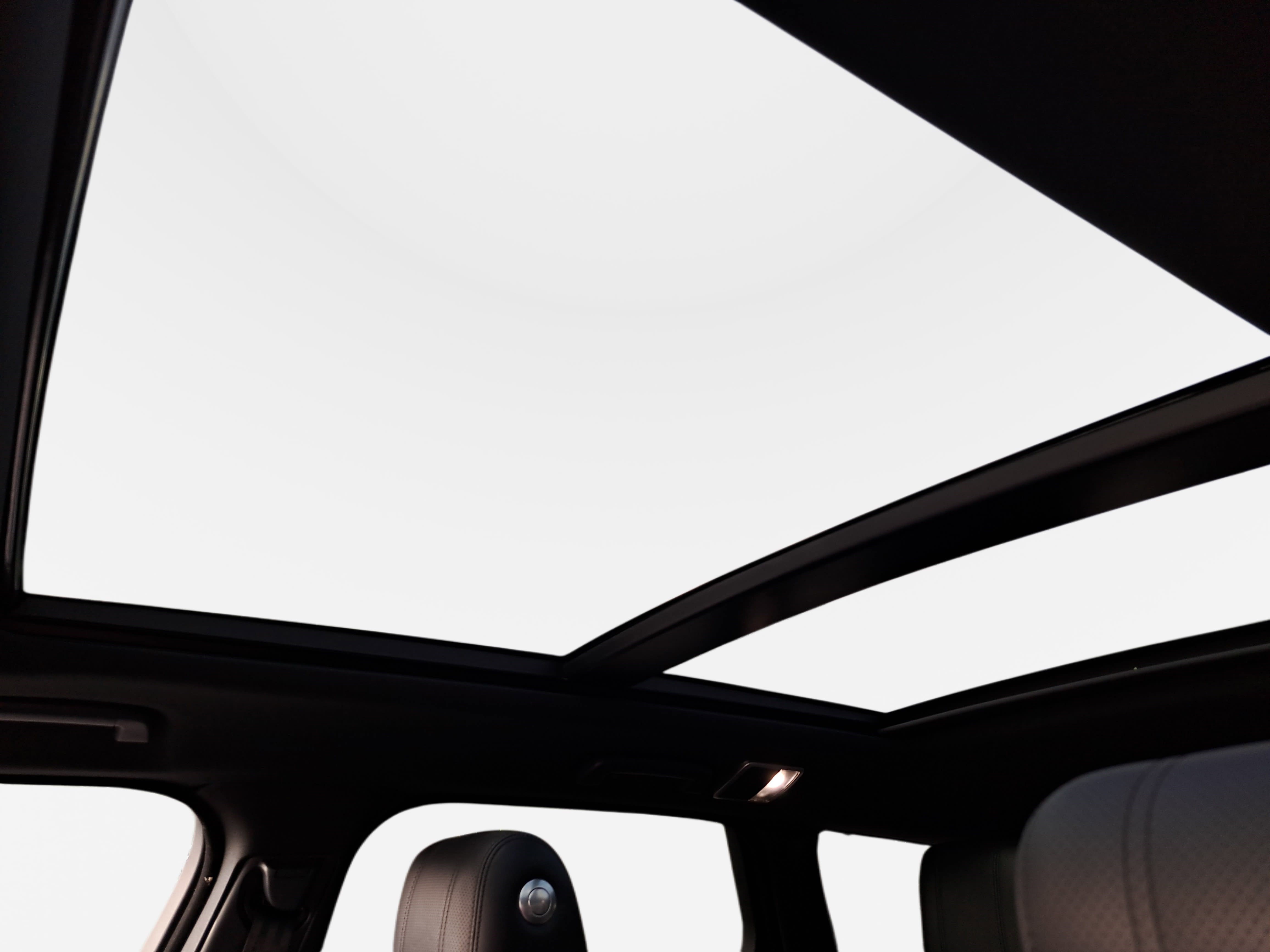 Used 2016 Land Rover Range Rover Sport HSE image 29