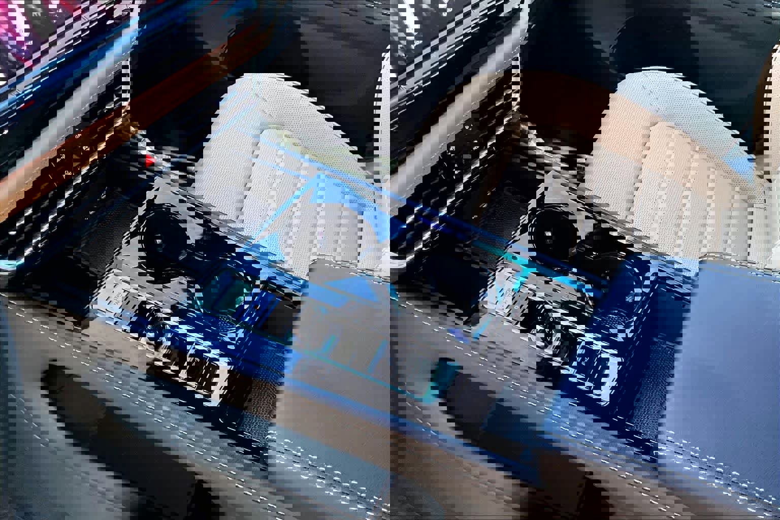 Used 2024 Volkswagen Atlas Cross Sport SEL R-Line image 16