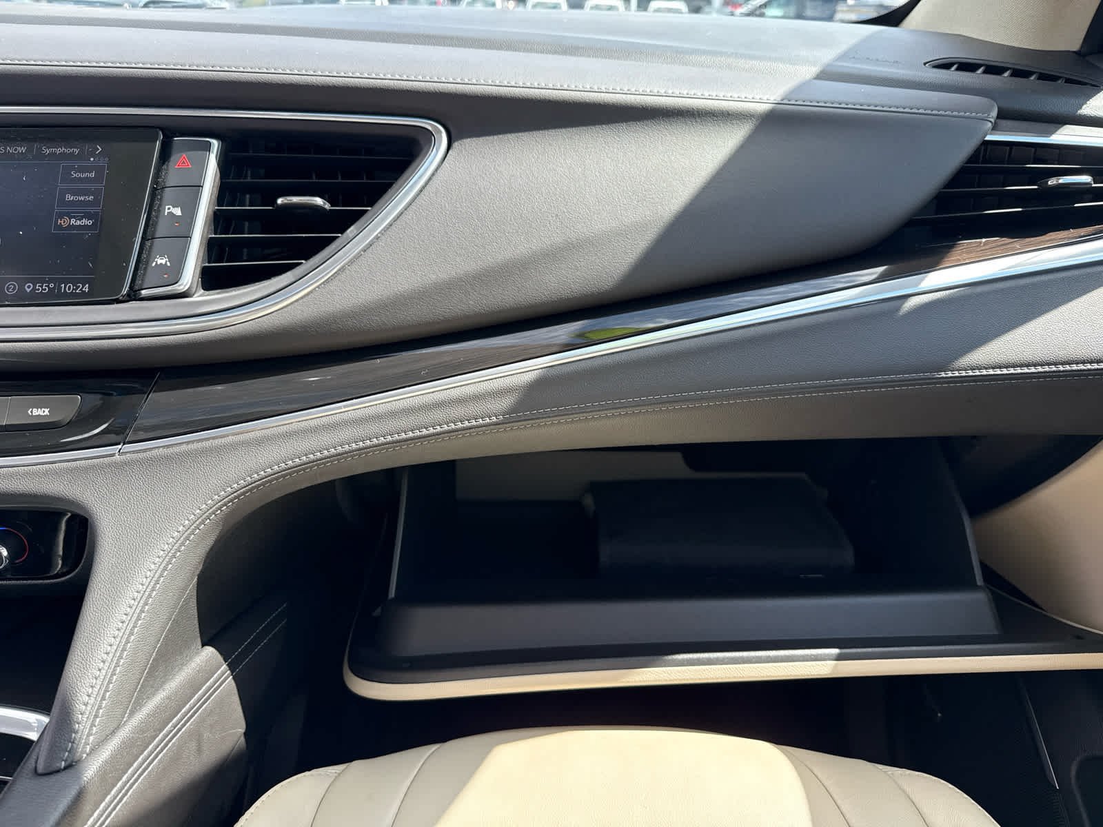 Certified 2020 Buick Enclave Premium w/ Sun and Sites Package AWD/4WD image 20