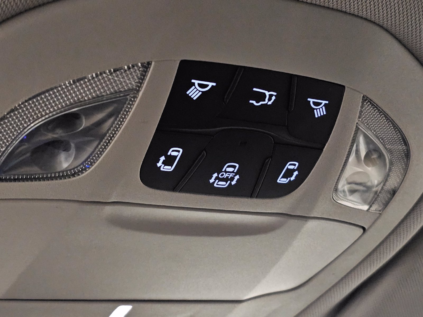 Used 2024 Chrysler Pacifica Limited FWD image 19