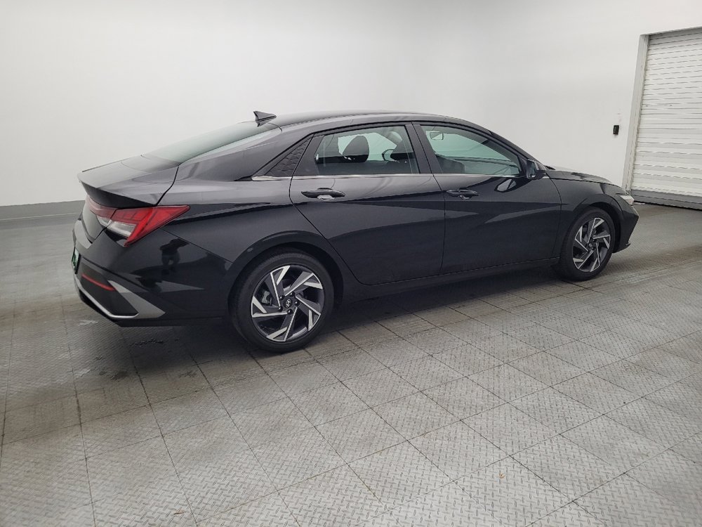 Used 2025 Hyundai Elantra SEL image 10