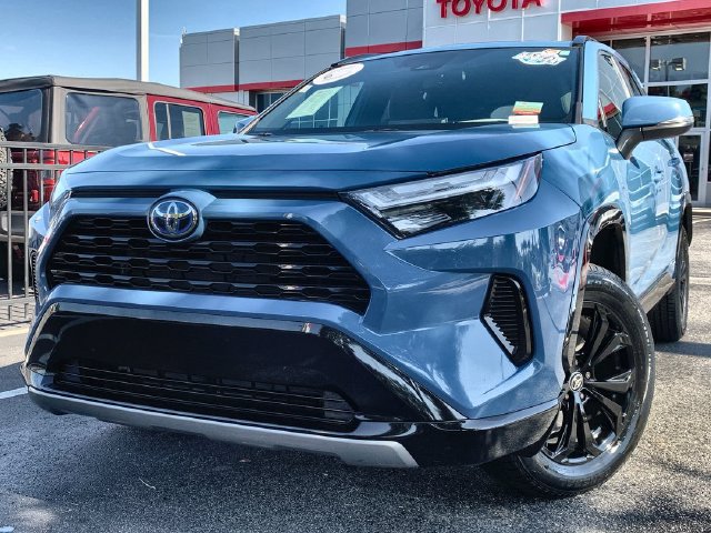 Used 2024 Toyota RAV4 SE w/ Convenience Package