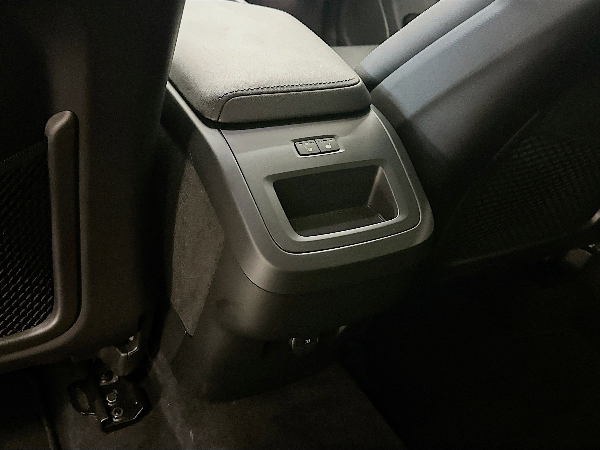 Used 2025 Volvo XC60 B5 Core AWD/4WD image 29