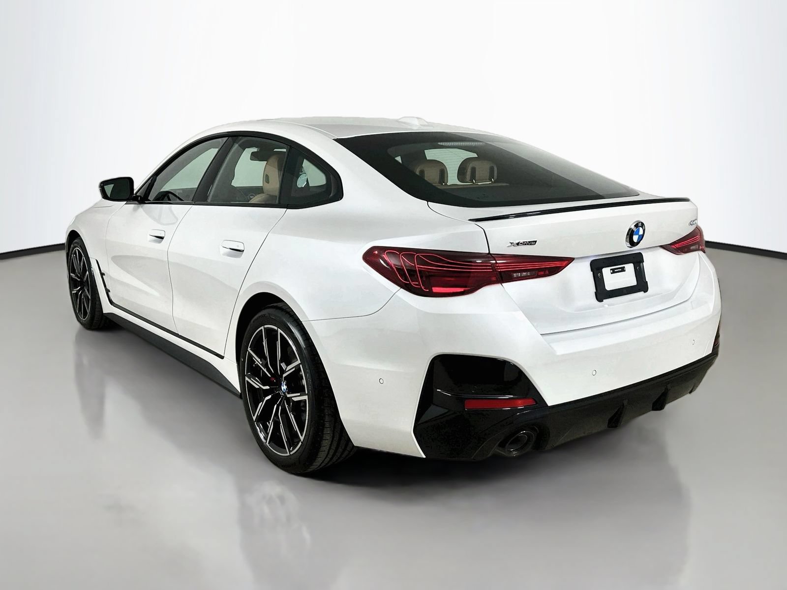 New 2026 BMW 430i xDrive w/ M Sport Package AWD/4WD image 7
