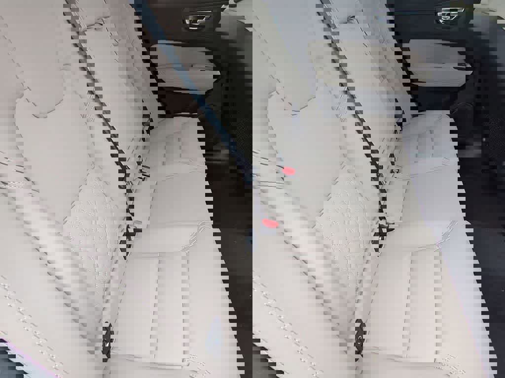 New 2026 Volvo XC60 B5 Plus w/ Protection Package Premier image 20