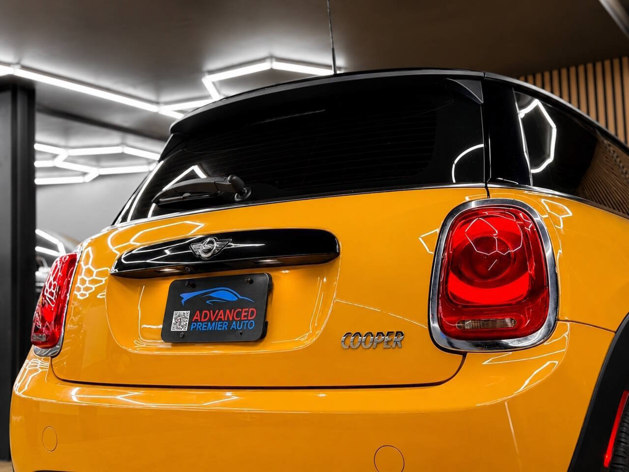Used 2018 MINI Cooper 2-Door Hardtop FWD image 12