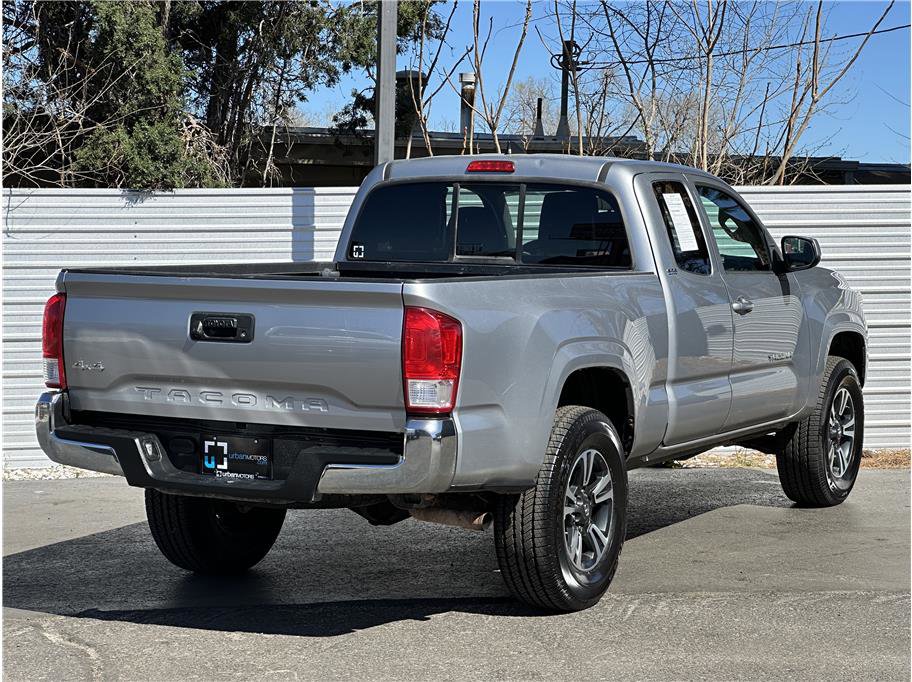 Used 2017 Toyota Tacoma SR5 image 10