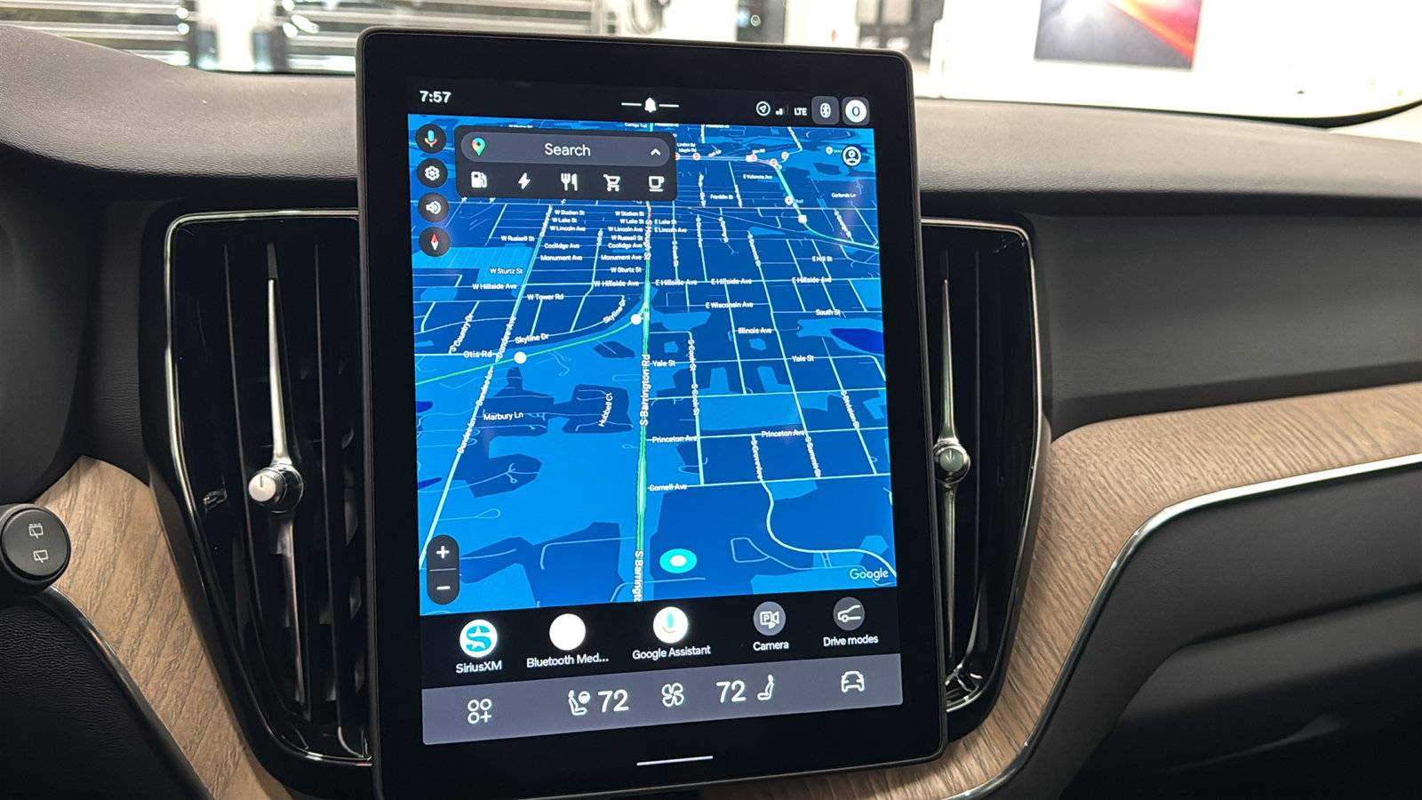 New 2027 Volvo XC60 T8 Plus AWD/4WD image 16