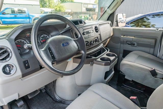 Used 2014 Ford E-350 and Econoline 350 XLT RWD image 23