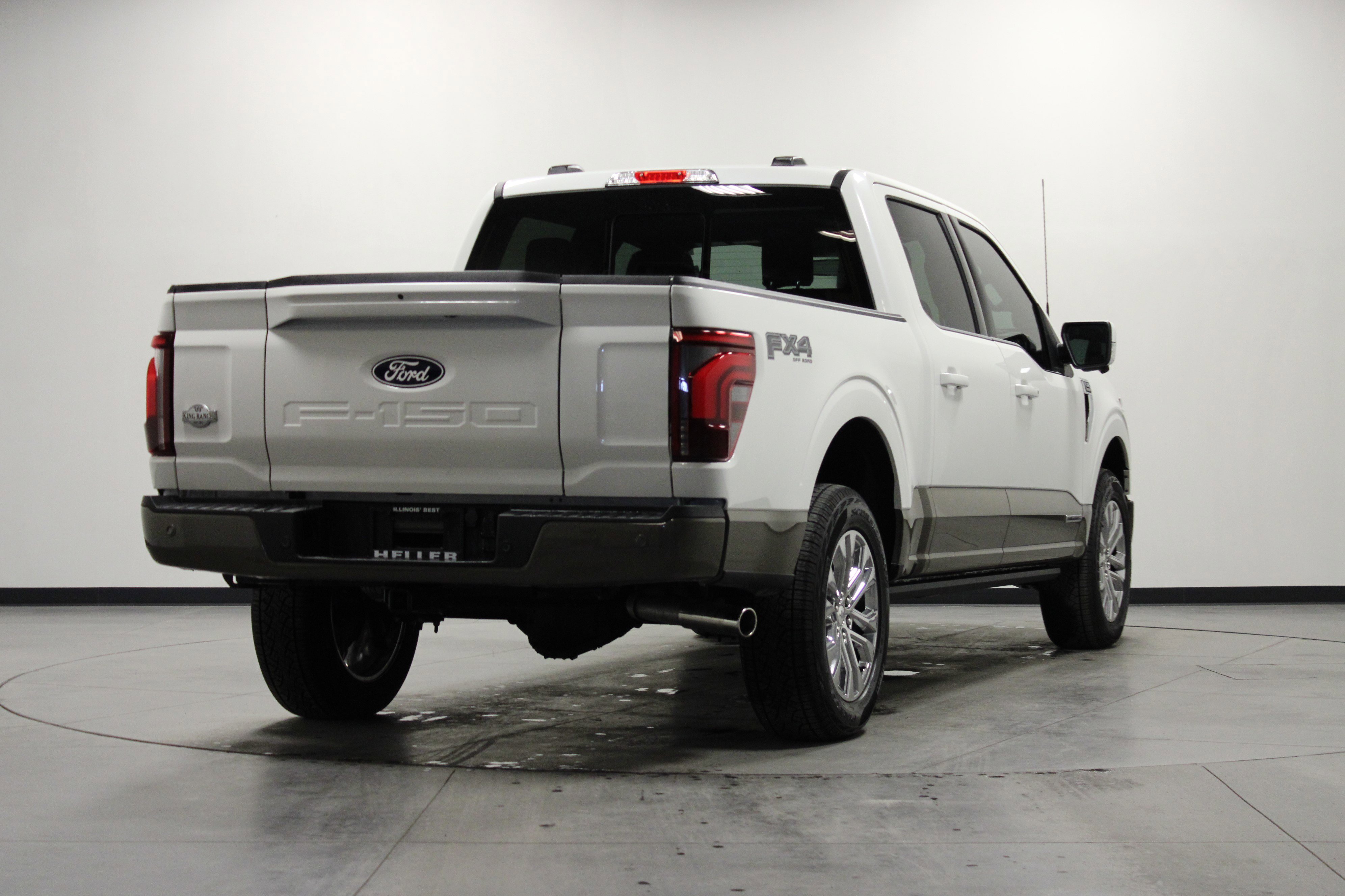 Used 2025 Ford F150 King Ranch w/ FX4 Off-Road Package image 4